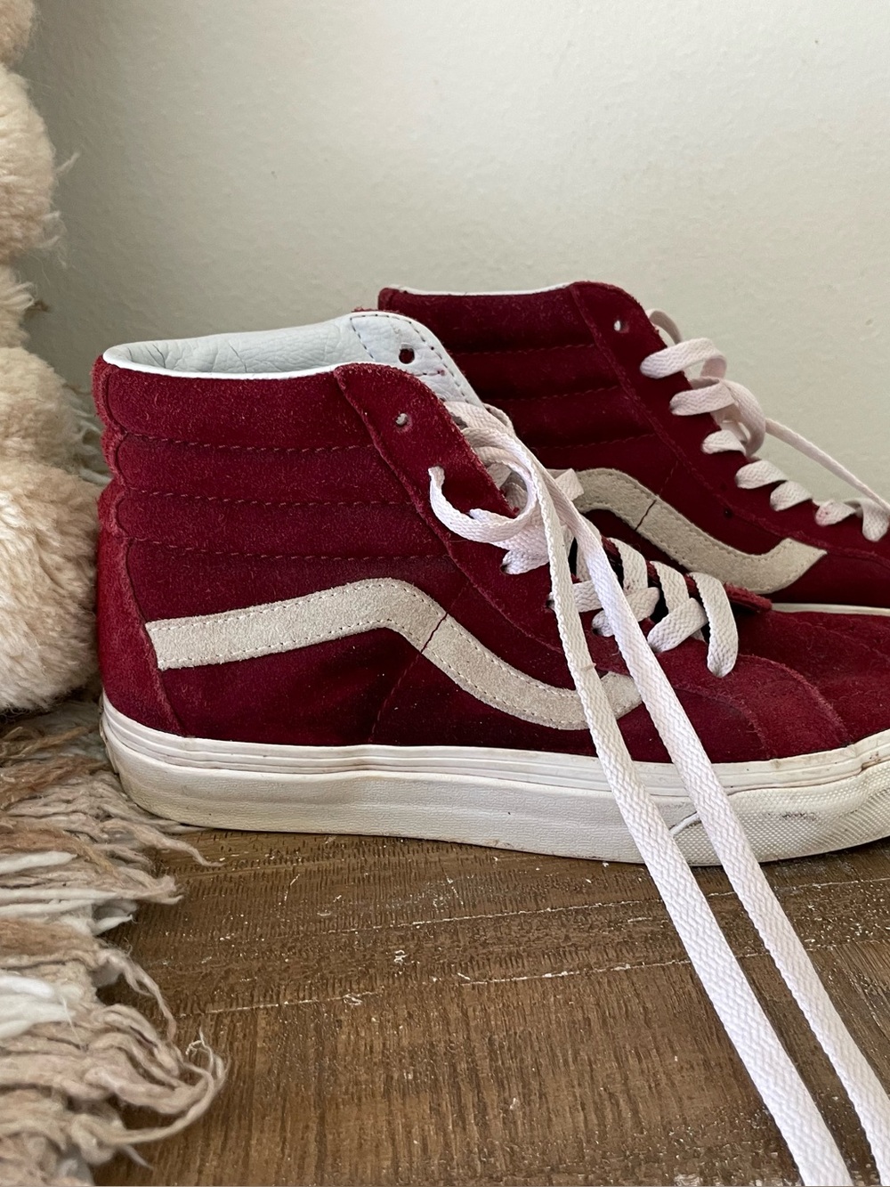 Vans White and Burgundy Low-Top Skate Sneakers